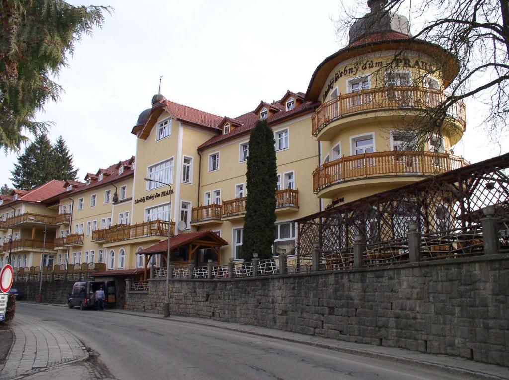 Hotel Lazensky Lecebny Dum Praha Luhačovice Exterior foto