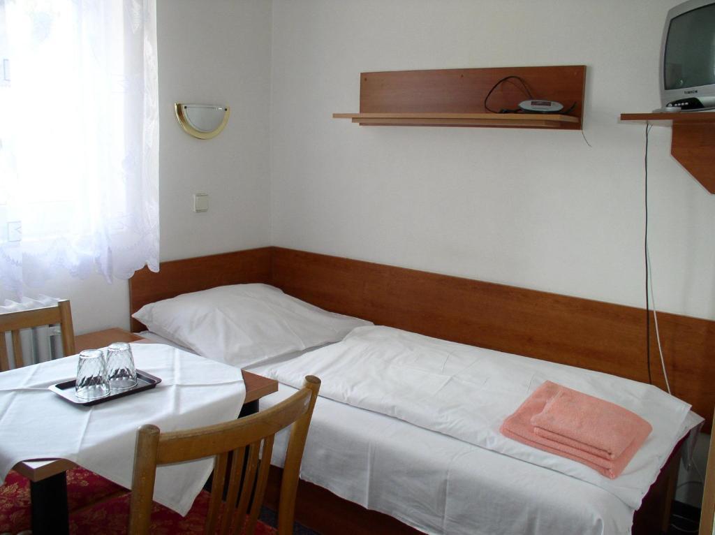 Hotel Lazensky Lecebny Dum Praha Luhačovice Zimmer foto